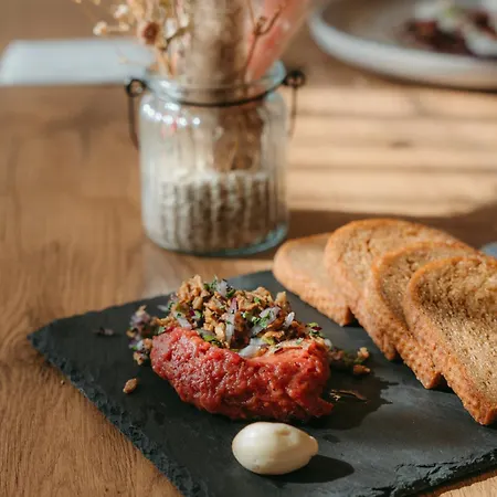 Pensjonat A Restaurace Vtelenka Jizerni Vtelno